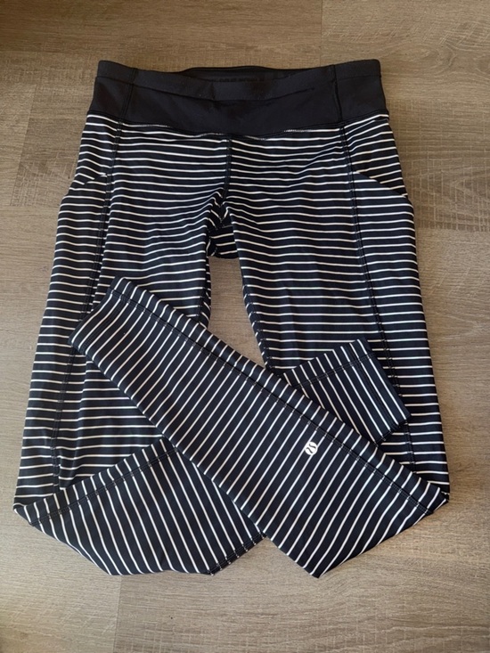 lululemon athletica Pants - Lululemon Runday Crop Leggings - Parallel Stripe Black/White - Size 8